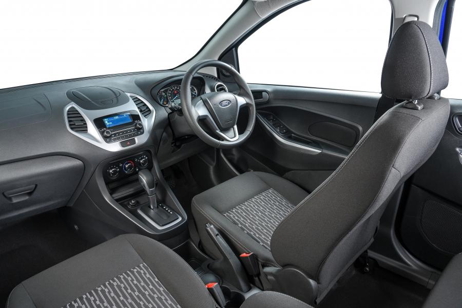 Интерьер Ford Figo 2018 года  (фото 36 из 45)